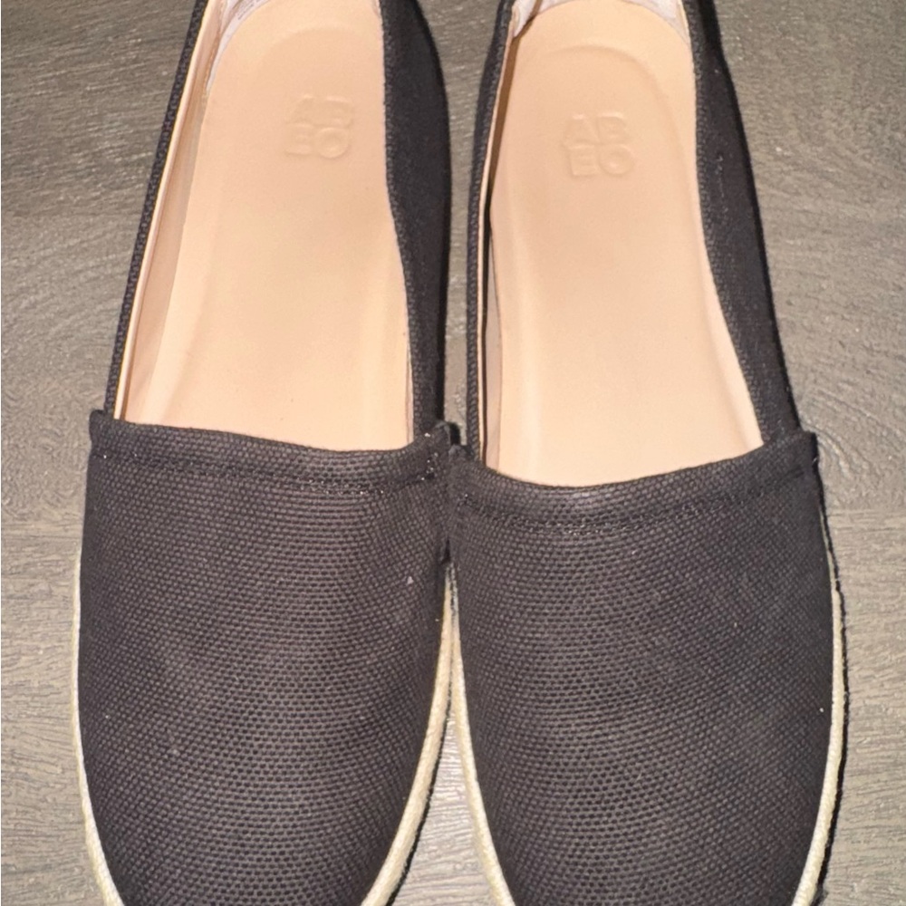 Abeo slip-on shoes size 9.5 black - used
